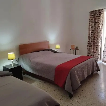 St Julian's Maltese Townhouse - Multiple Units Apartment *